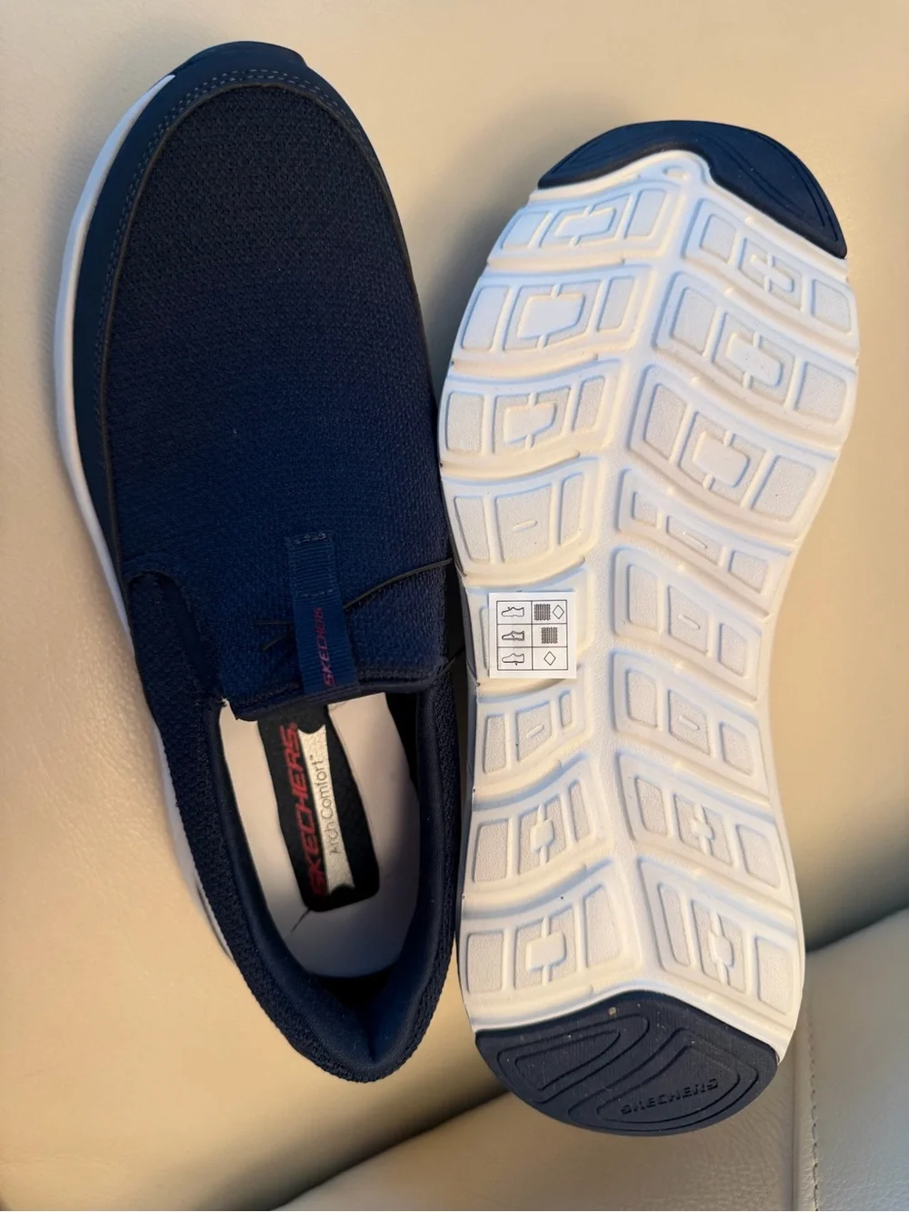 Skechers slip men